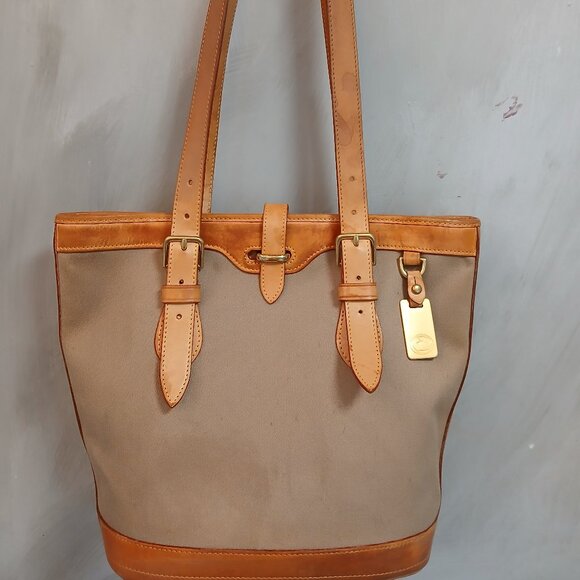 Dooney & Bourke Handbags - Dooney&Bourke Classic Tote